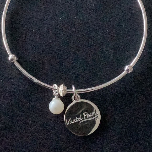 🦪 Vantel Pearls Butterfly Bracelet B9142 - Picture 2 of 5